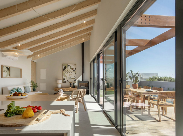 Oceanfront Villa in Ribeira de Ilhas with premium surf coast location